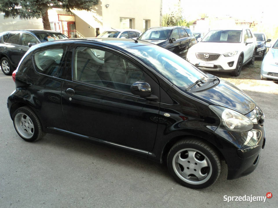 Toyota Aygo sprzedam ładną TOYOTE AJGO I benzyna