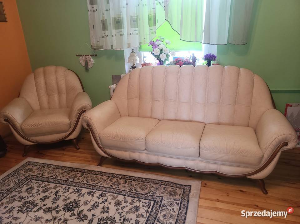 ładny komplet wypoczynkowy włoski ze skóry Sypniewo