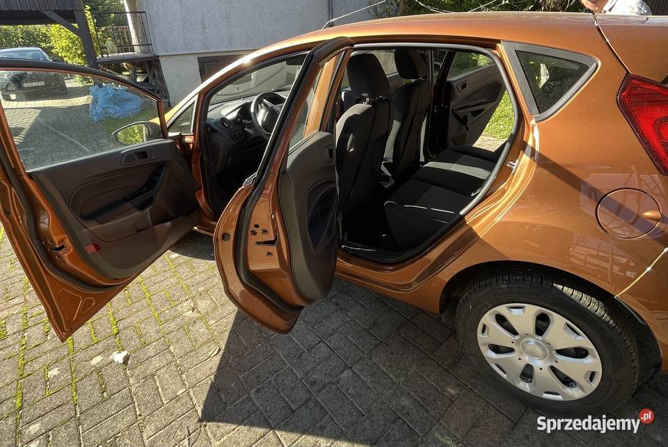 Ford fiesta 125 benzyna rocznik 2015 przebieg śląskie