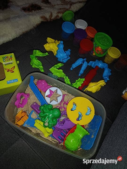 figurki dinozaurów plus masa plastyczna piasek i Poznań
