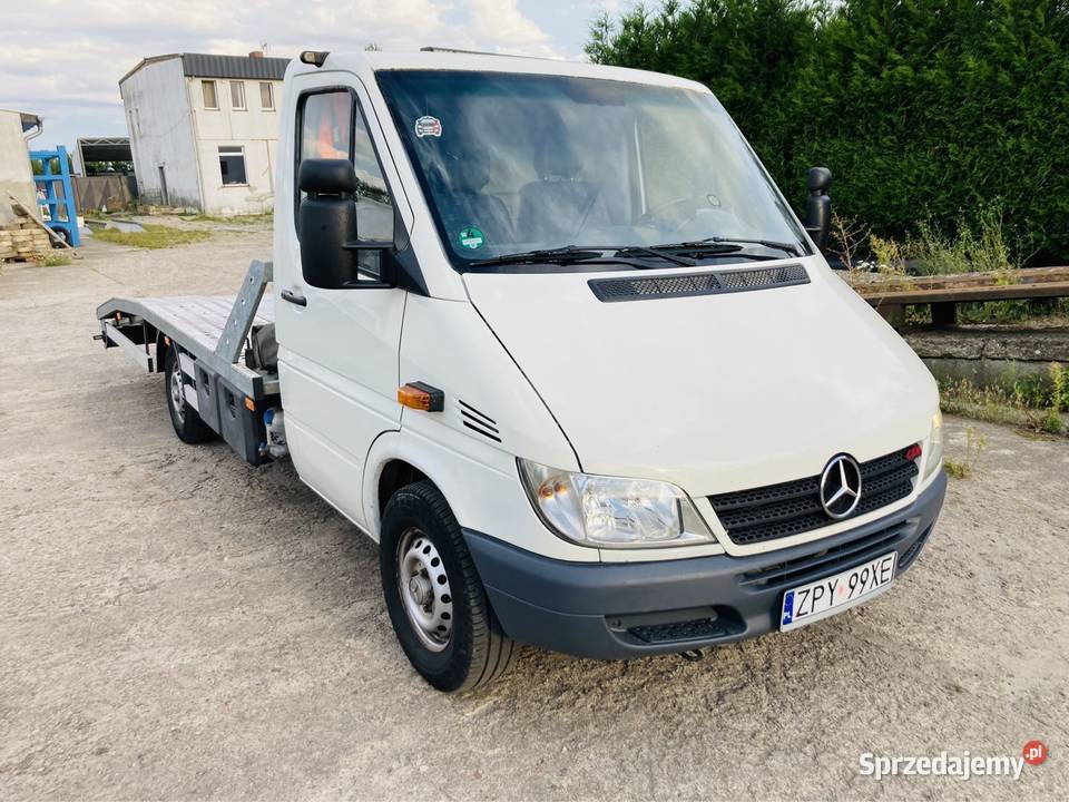 Mercedes Benz Sprinter 311 CDI najazd autolaweta zabudowa pomoc drogowa