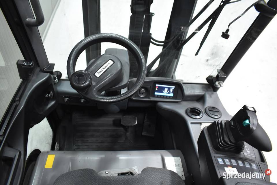 Wózek widłowy JUNGHEINRICH EFG 220 2000 udzwigu Czechy