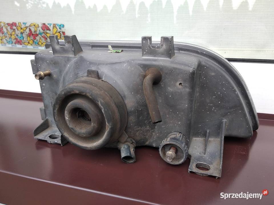 Polonez Caro lampa przednia lewa reflektor przód Lampy przednie Sieradz