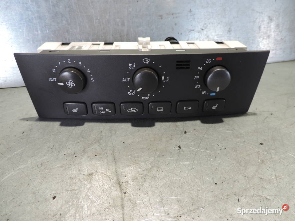 PANEL NAWIEWU KLIMATYZACJI VOLVO V40 1 FL 612698 Rok produkcji 2002 małopolskie Nowy Sącz