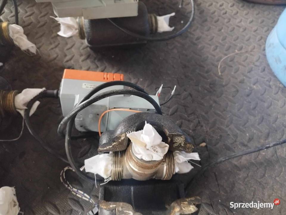 Pakiet Pompa obiegowa Wilo Stratos Belimo Zawór Strzyżew