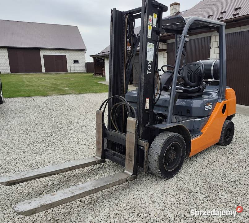 Wózek widłowy Toyota 8 25 t mazowieckie Rzeczniów sprzedam