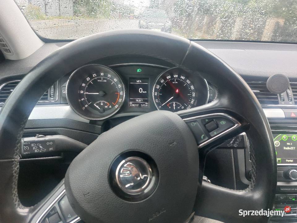 Skoda superb welurowa tapicerka Końskie
