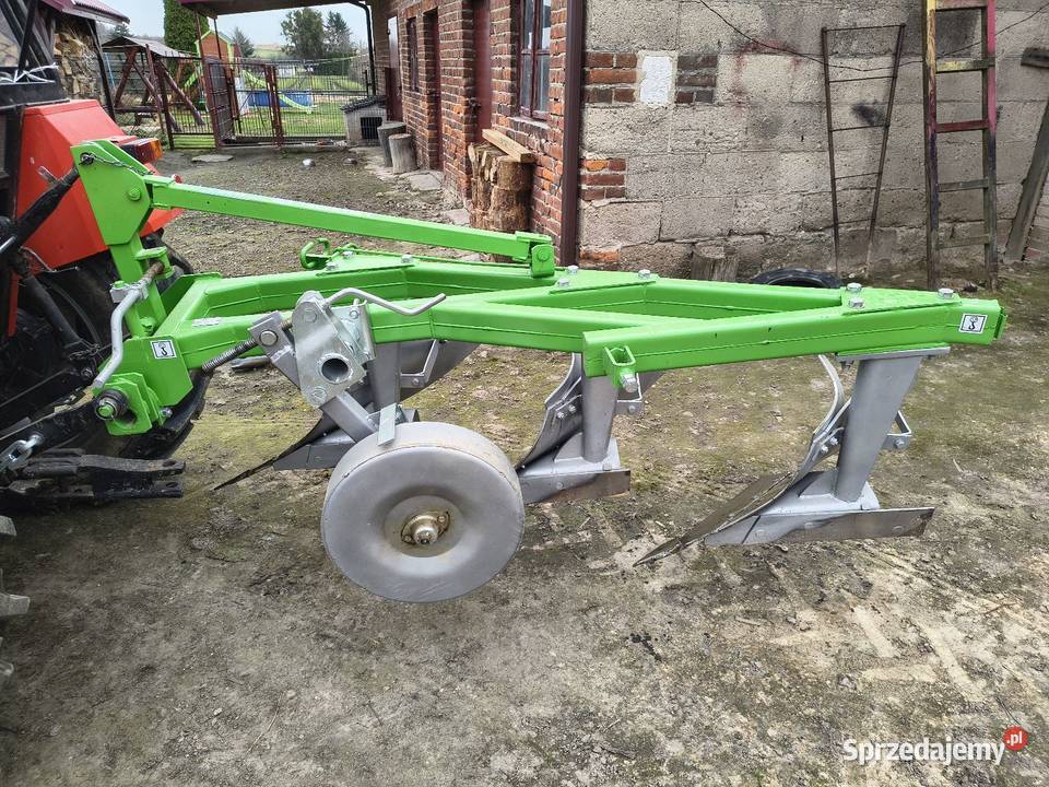 Sprzedam pług 3 skibowy w stanie idealnym nieuszkodzony lubelskie Nowy Pożóg