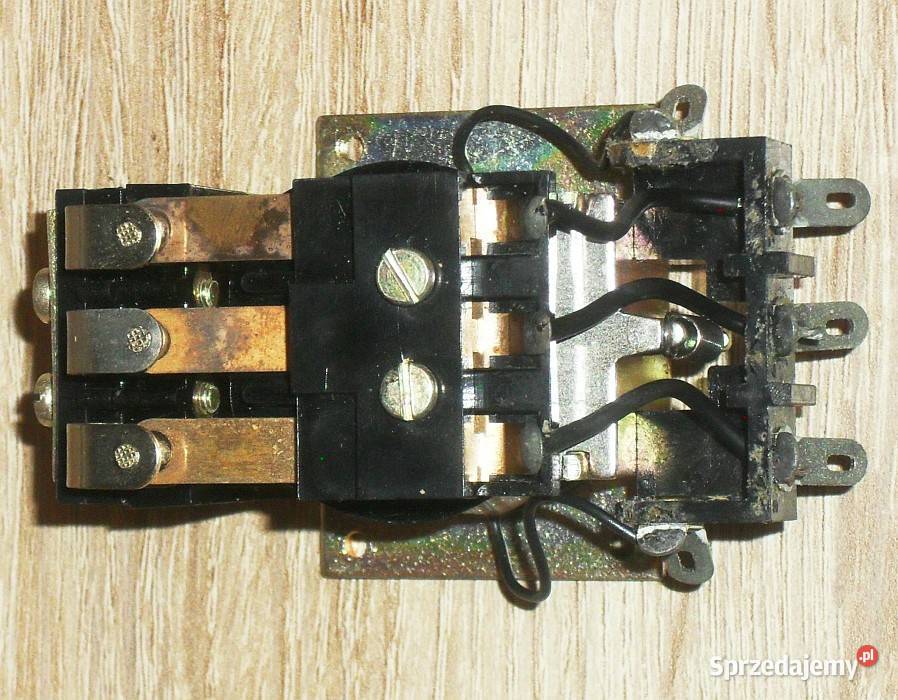 Przekaźnik RU410 5 A 220 V cewka 220 VDC LUMEL sprzedam