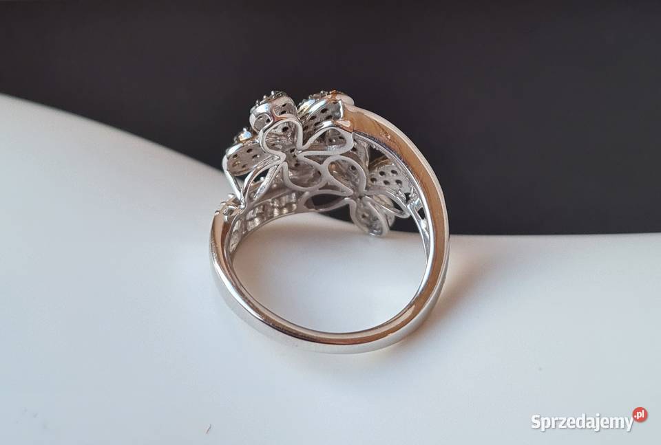 Pierścionek ze srebra 925 diamenty naturalne Otwock sprzedam