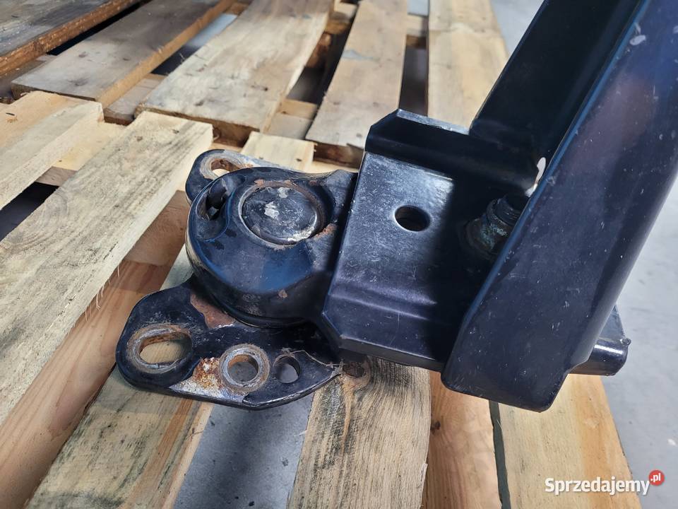 CASE IH PUMA 145 12r BŁOTNIK UCHWYT PRAWY