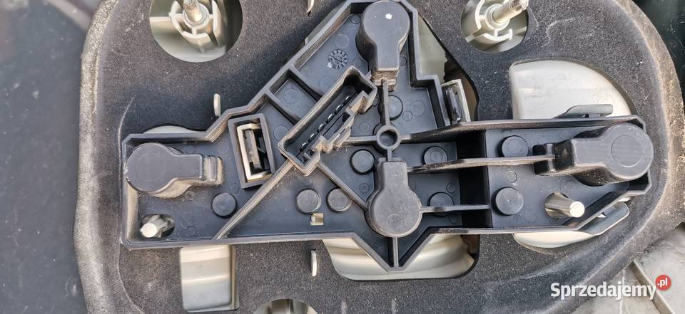 BMW 1 E87 E87 lampa tyl tylna lewa osobowe