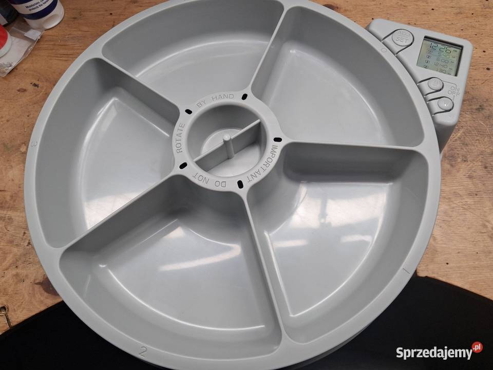 Podajnik karmy kotów Wrocław