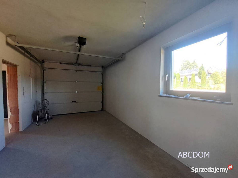 Masłomaca wolnostojący dom z garażem 144.57m2