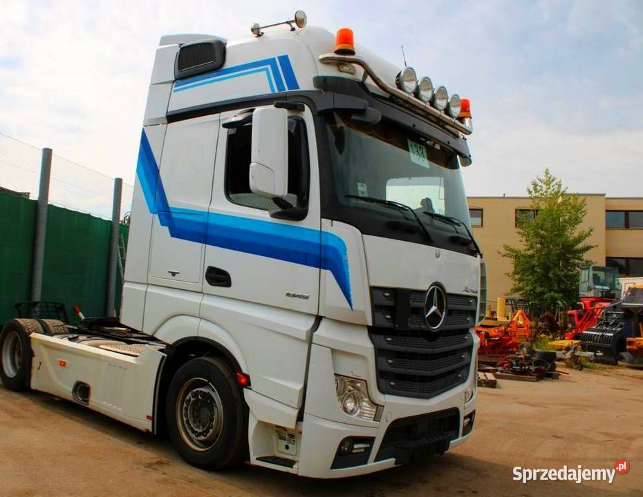 Ciagnik Mercedes 330KM Warszawa sprzedam