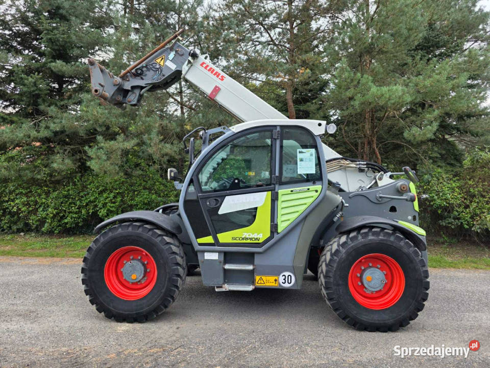 Ładowarka teleskopowa Claas Scorpion 7044