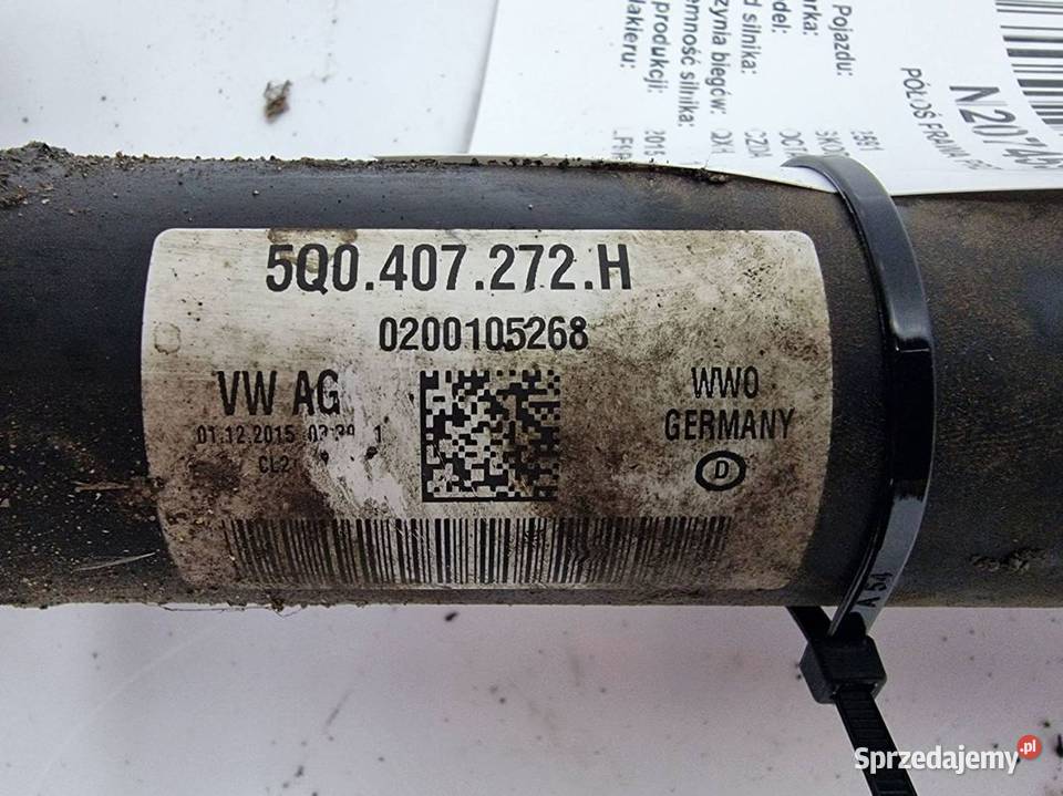 PÓŁOŚ PRAWA PRZÓD SKODA OCTAVIA III 5Q0407272H osobowe