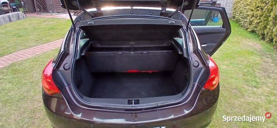 Opel Astra J 17 CDTI 2012 1686cm3