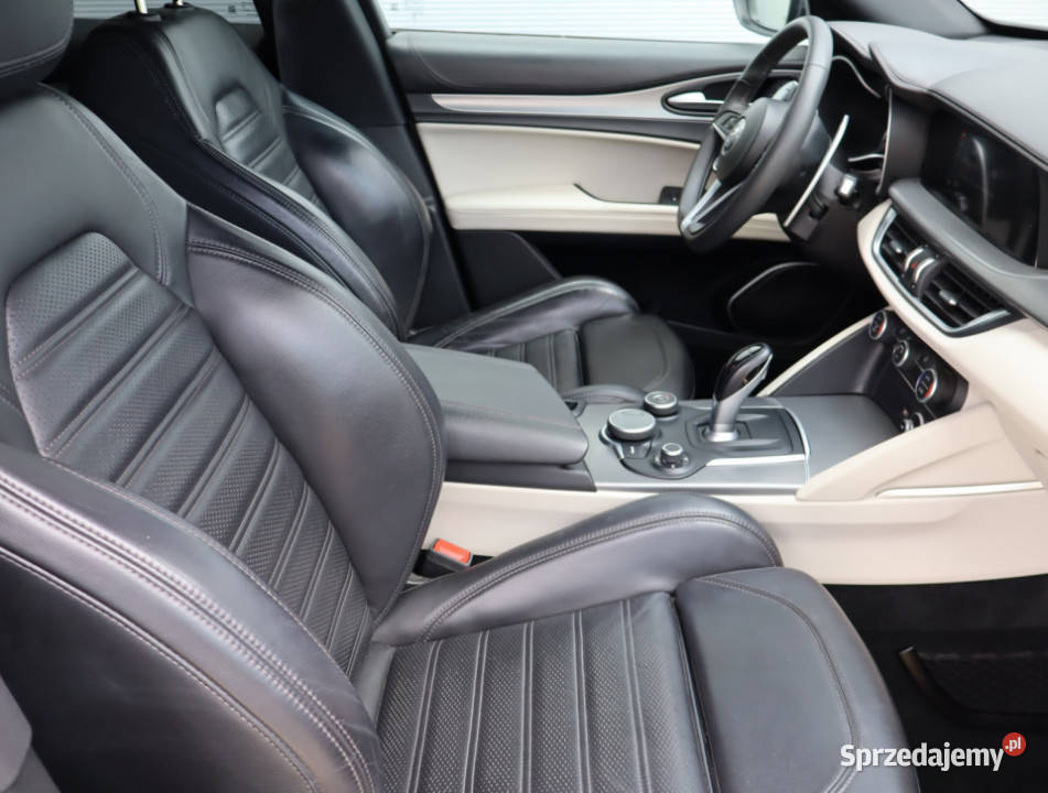 Alfa Romeo Stelvio 20 Turbo Q4 łopatki zmiany biegów Stelvio Piaseczno