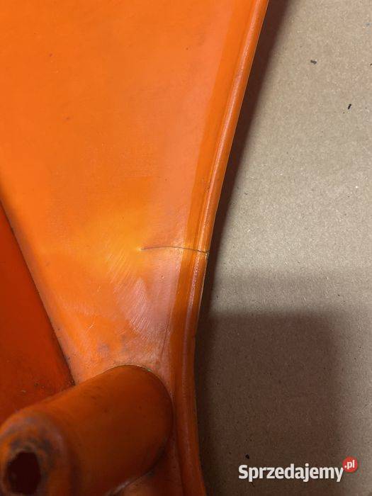 KTM LC4 640 Duke lewy boczek owiewka B136 wielkopolskie
