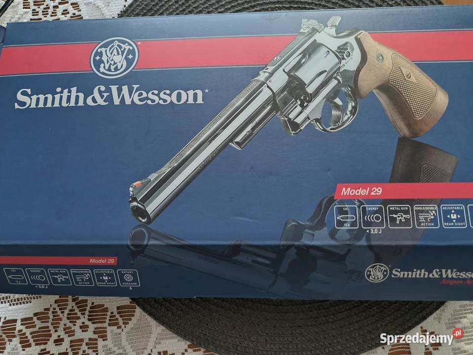 SMYTHQWESSON 29 Radom