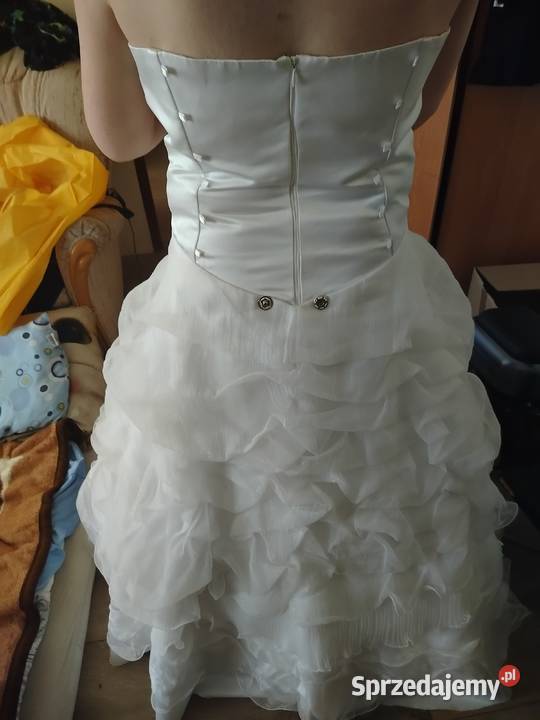 Suknia ślubna z cekinami Moda i Styl