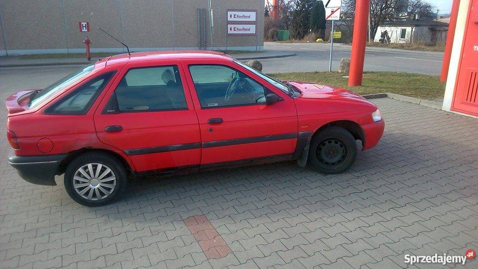 Ford Escort 16 Benzyna Oc i Przegląd na