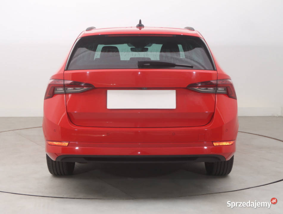 Skoda Octavia 15 TSI nieuszkodzony