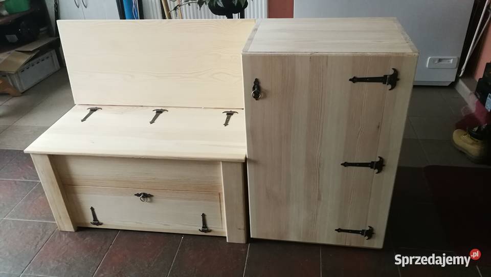 Drewniana szafka na buty zamykany regał z Radków