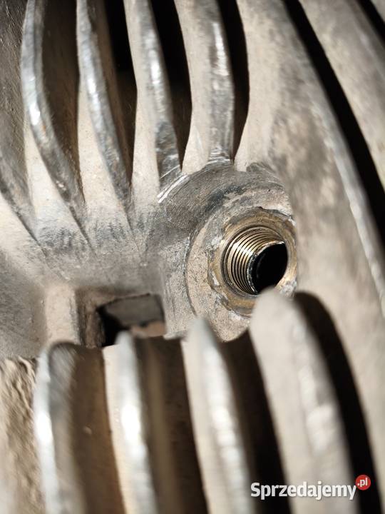 Lewa głowica Ural M67 Cylindry, głowice, pierścienie Leszno