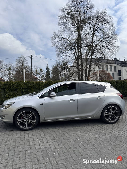 OPEL ASTRA J COSMO 20 CDTI Rok produkcji 2010 Olesno