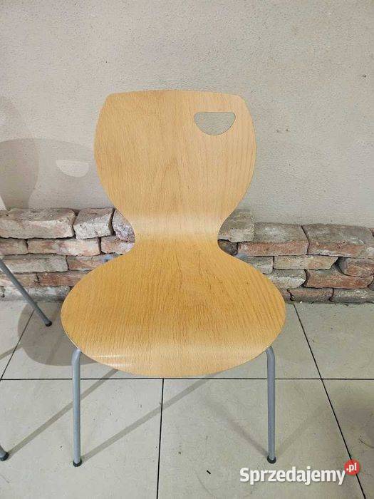 Krzesła bukowe sztaplowane 19 sztuk idealne do Góra sprzedam