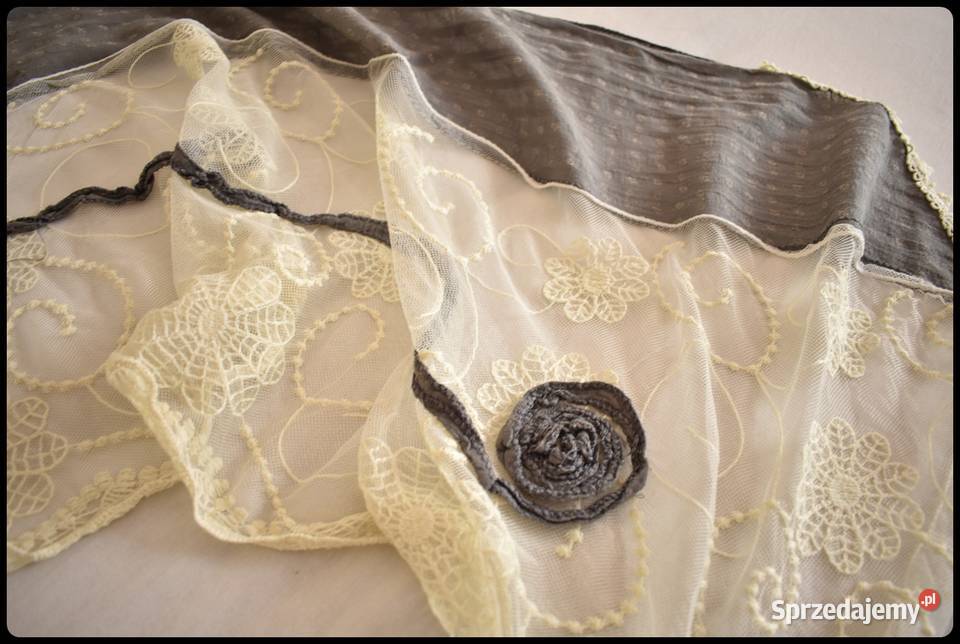 Piękna chusta szal z koronką nietypowa Płock