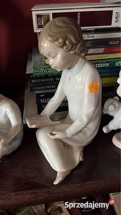 Figurka porcelanowa małego chłopca w niebieskim Antyki, Sztuka, Kolekcje