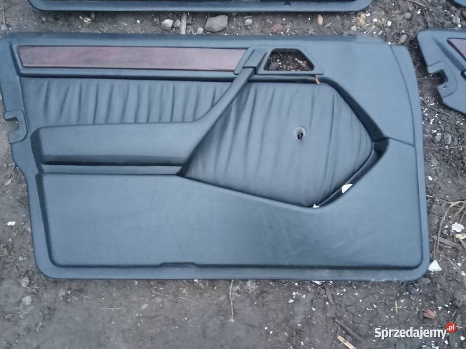 Mercedes W124 kombi wnętrze skóra czarna boczki osobowe Działyń