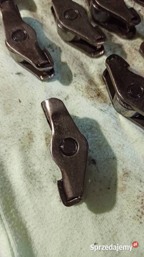 Dźwigienka zaworowa Bmw 20d e81 e87 e46 e90 e91 głowice cylindrów Silniki i osprzęt Dębica