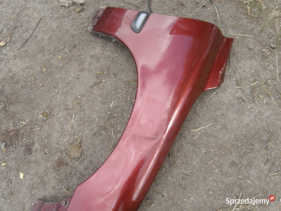Błotnik prawy bordowy Volvo s60 I v70 II 0004 Rok produkcji 2000 Kraków