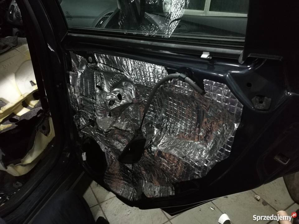 Wyciszenie wygłuszenie samochodu Car Audio i nie Warszawa auto tuning