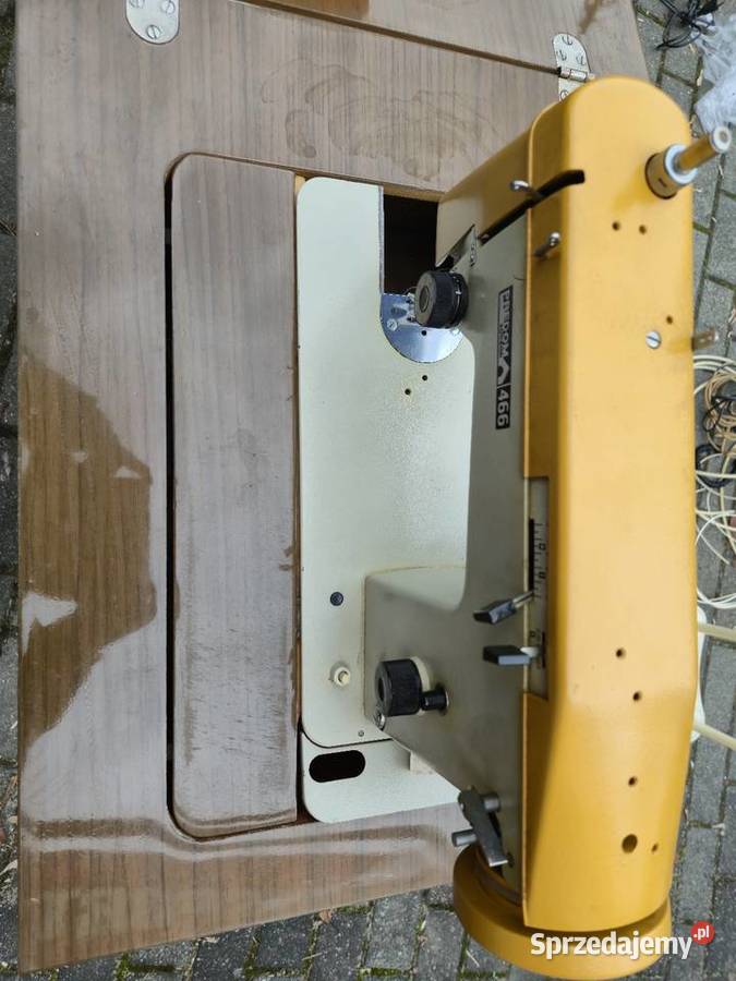 Maszyna do szycia ze stolikiem Łucznik 466 Dąbrowa Górnicza