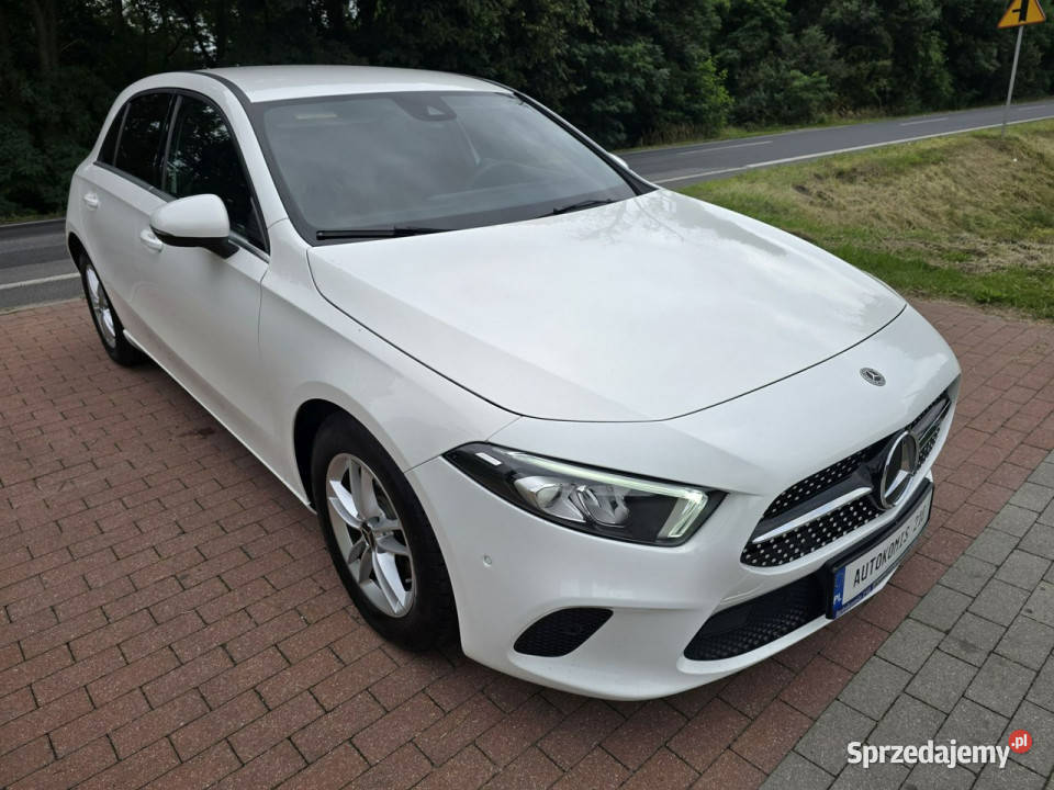 Mercedes A 180 Mercedes Aklasa W177 13 benzynka światła LED Cielcza