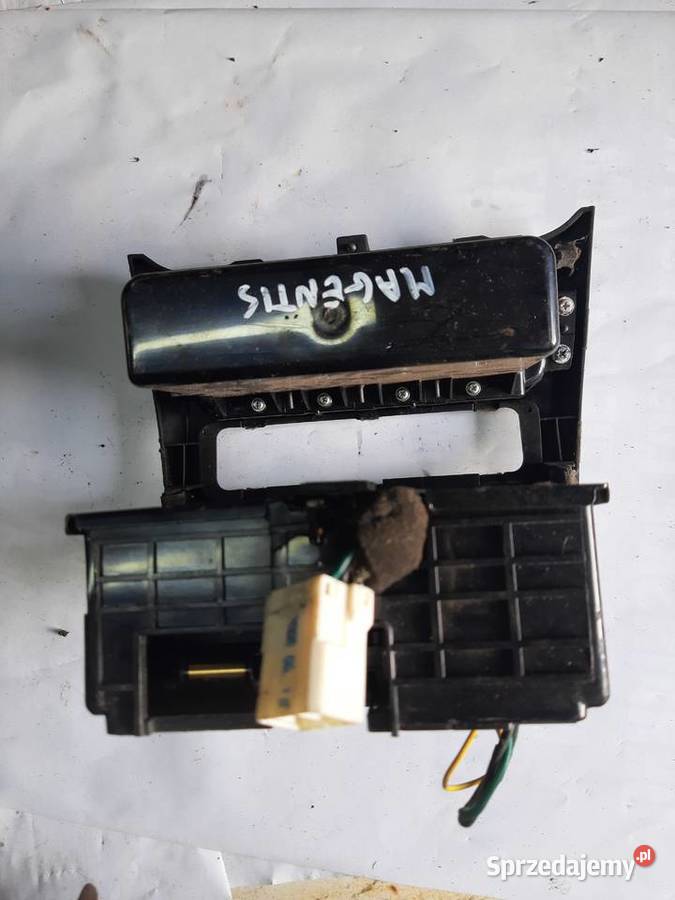 KIA MAGENTIS schowek panel środkowy zapalniczka Schowki, półki łódzkie Ksawerów