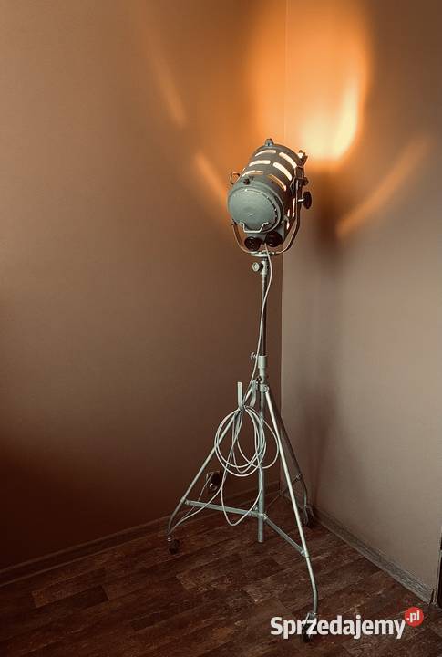 Lampa filmowa zabytek PRL Vintage loft 1963r Poznań