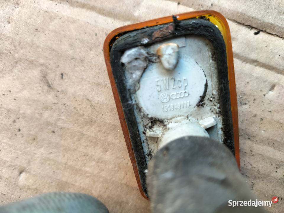 AUDI A6C4 A6 C4 161949117 KIERUNKOWSKAZ BŁOTNIKA Kierunkowskazy Kamień-Kolonia