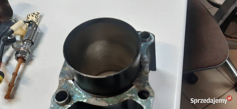Cylinder do Hondy Shadow VT 500Przód tył Silniki i osprzęt sprzedam