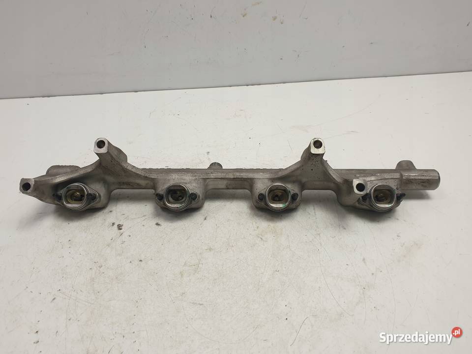 BMW F30 20 i LISTWA WTRYSKOWA paliwa 7639979 Rudka