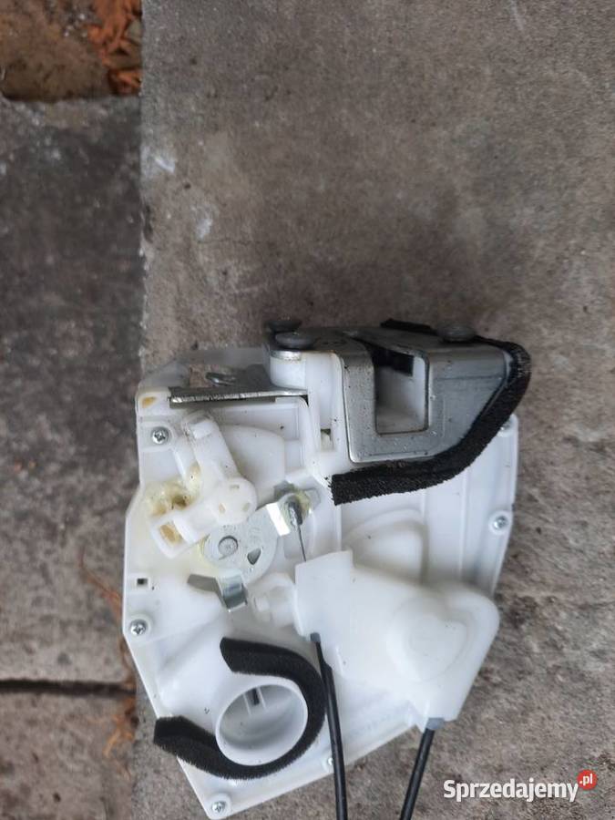 Zamek Suzuki Swift MK72014 tył lewy Ostrowiec Świętokrzyski