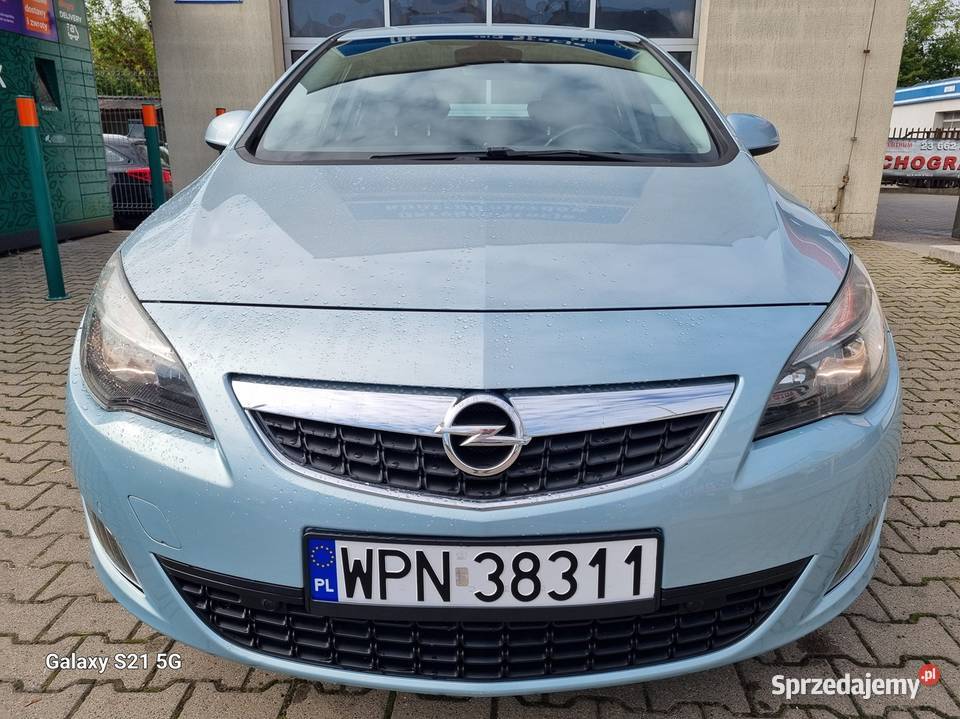 Opel Astra J 14 TURBO 140 nawigacja alufelgi