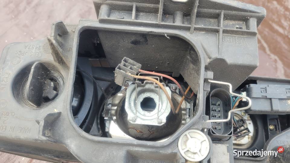REFLEKTOR LAMPA PRAWA PRAWY PRZÓD AUDI A4 B6 Ruda Śląska sprzedam