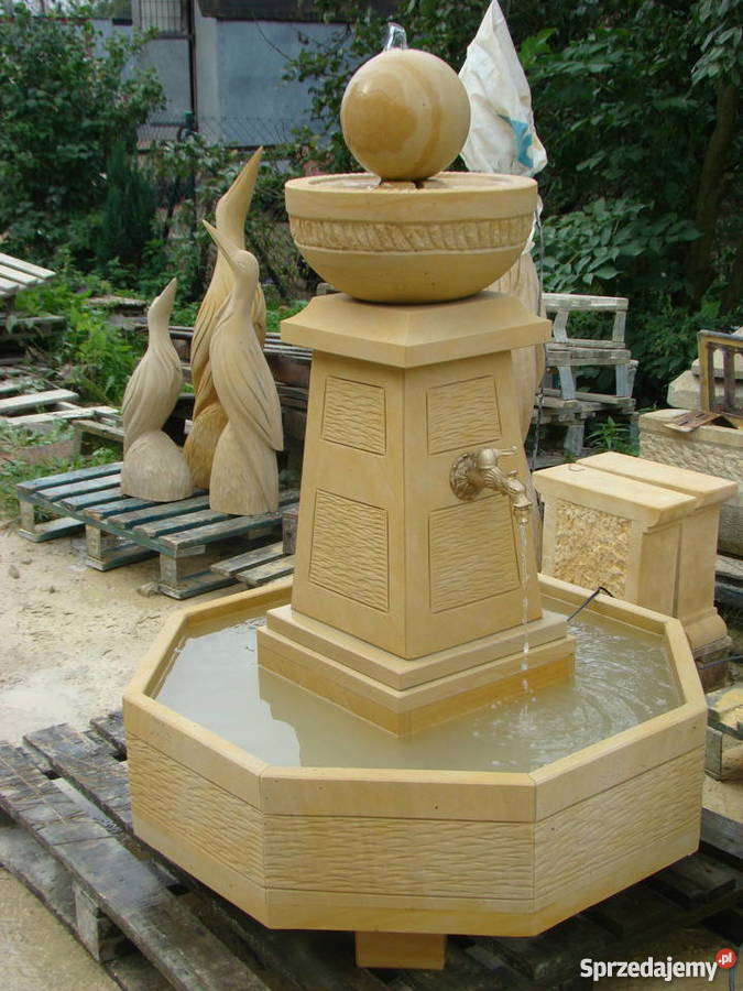 Piękna fontanna z naturalnego kamienia Rękodzieło dolnośląskie Kamienna Góra