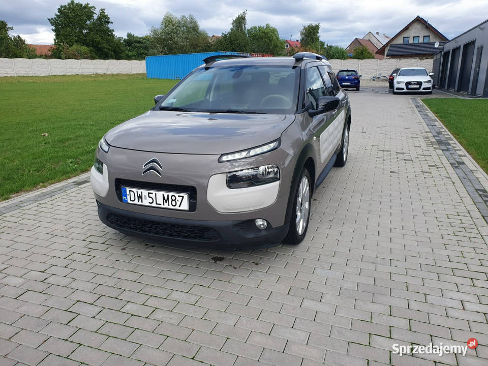Citroen C4 Cactus 16hdi 100 Klima Navi Alu Felgi autoalarm Strobice
